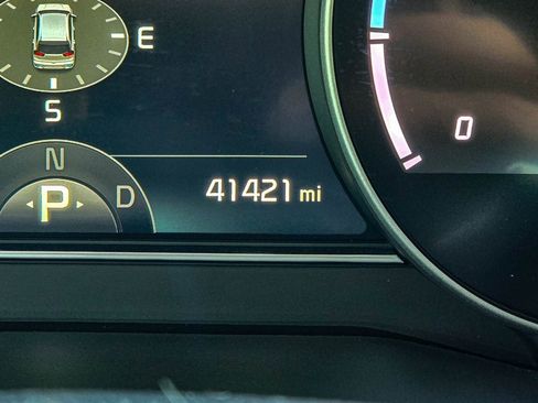 Used 2022 Kia Niro EX Premium w/ Cold Weather Package image 25