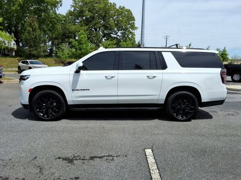 Certified 2023 Chevrolet Suburban RST w/ Luxury Package AWD/4WD image 8