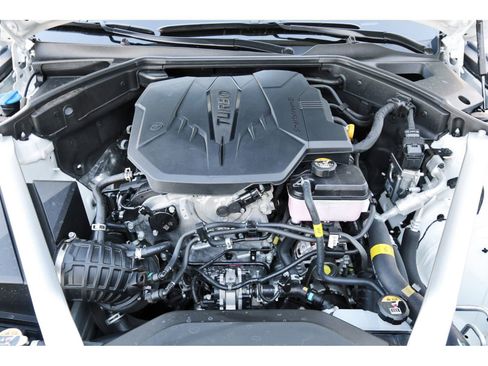 Used 2026 Genesis G70 2.5T image 31