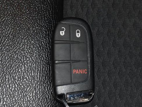 Used 2024 Jeep Compass Latitude image 20