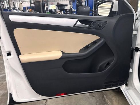 Used 2018 Volkswagen Jetta SEL FWD image 22