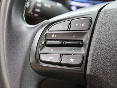 Used 2024 Hyundai Venue SEL image 13