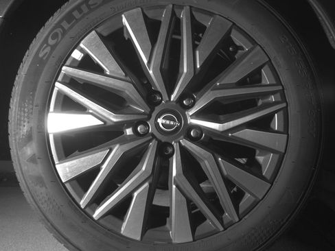 Used 2025 Nissan Altima 2.5 SV FWD image 15