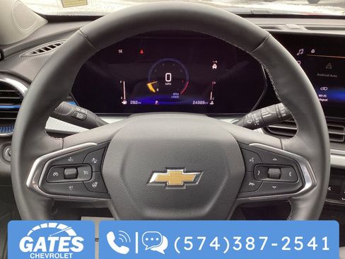 Used 2025 Chevrolet Trax LT w/ LT Convenience Package image 29
