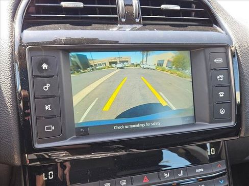 Used 2018 Jaguar XE Premium AWD/4WD image 15