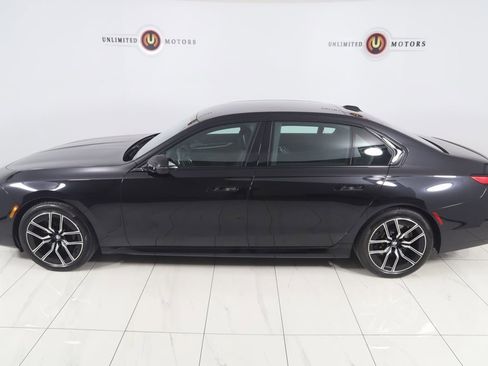 Used 2023 BMW 740i w/ Parking Assistance Package image 33