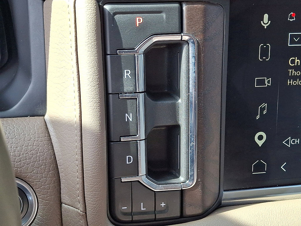 Used 2024 GMC Yukon Denali w/ Advanced Technology Package AWD/4WD image 18