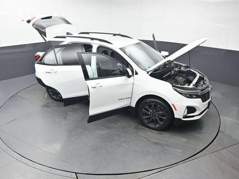 Used 2022 Chevrolet Equinox RS w/ LPO, Cargo Package AWD/4WD image 51