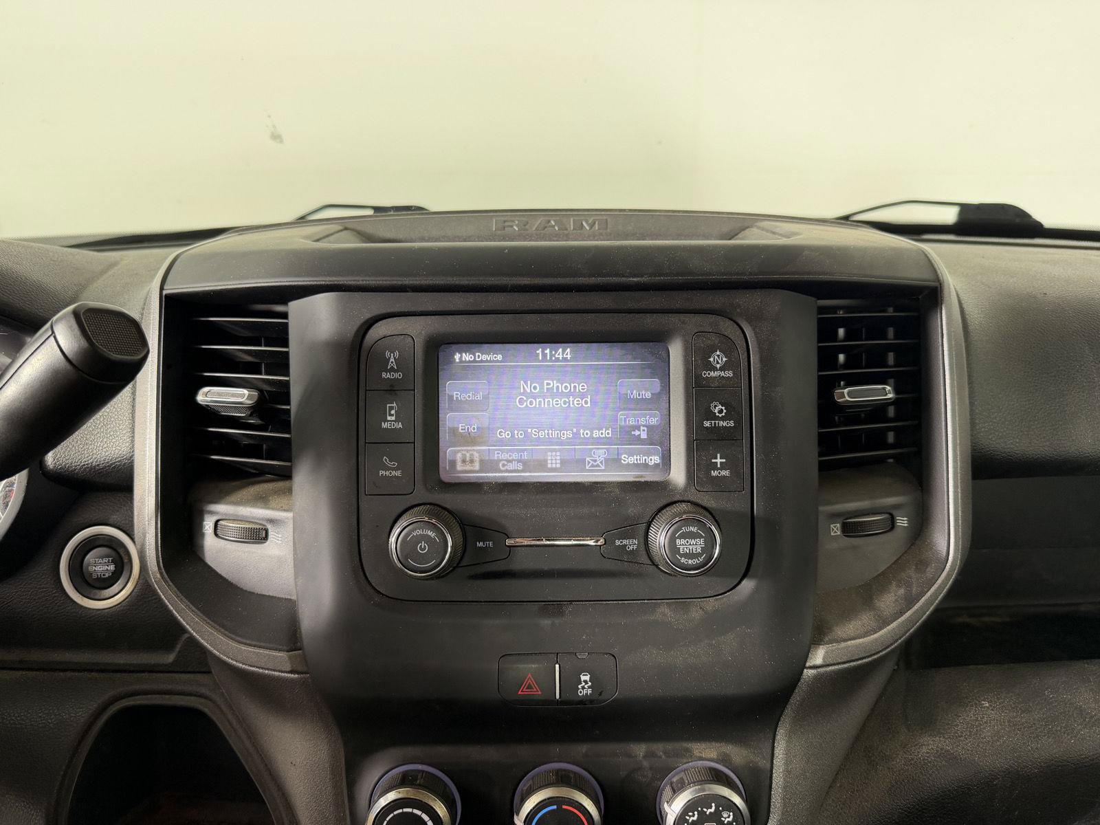 Used 2022 RAM 2500 Tradesman w/ Chrome Appearance Group AWD/4WD image 5
