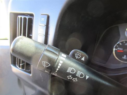 Used 2014 Chevrolet Express 2500 image 18