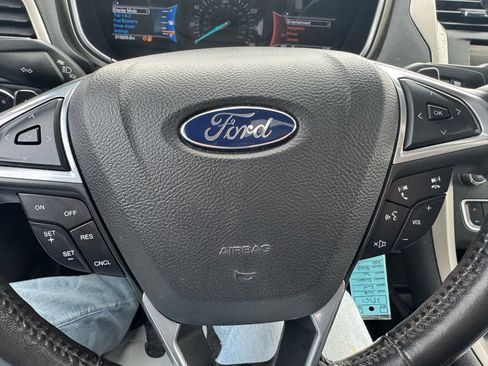 Used 2016 Ford Fusion SE w/ Equipment Group 202A image 19