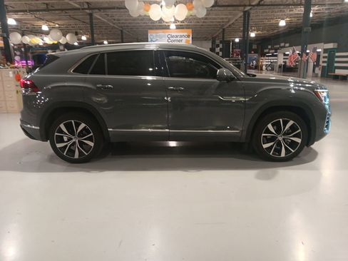 Used 2024 Volkswagen Atlas Cross Sport SEL Premium R-Line AWD/4WD image 5