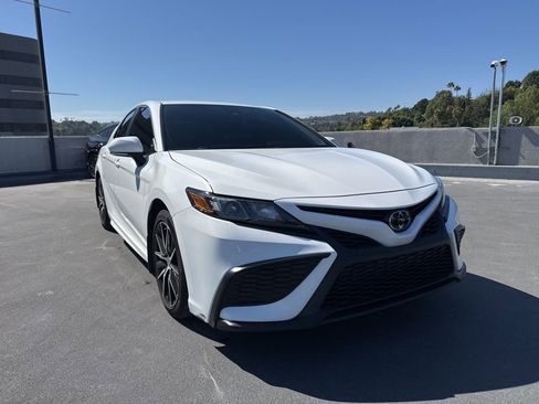 Used 2023 Toyota Camry SE w/ Protection Package (Q2) (TMS) FWD image 3