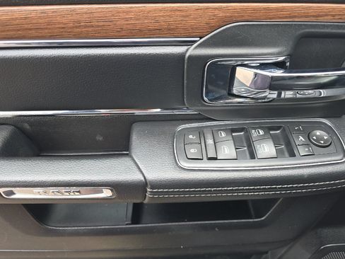 Used 2016 RAM 3500 Laramie AWD/4WD image 11