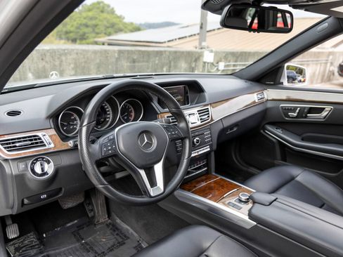 Used 2016 Mercedes-Benz E 350 4MATIC Wagon image 4