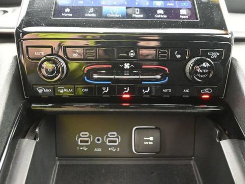 Used 2023 Jeep Grand Cherokee L Laredo AWD/4WD image 29