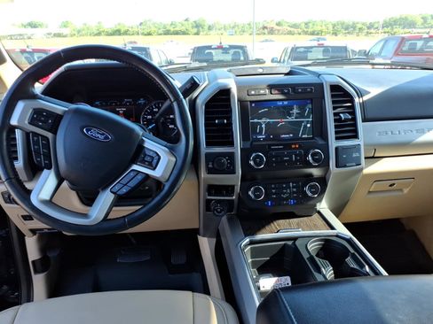 Certified 2021 Ford F250 Lariat w/ Lariat Ultimate Package AWD/4WD image 15