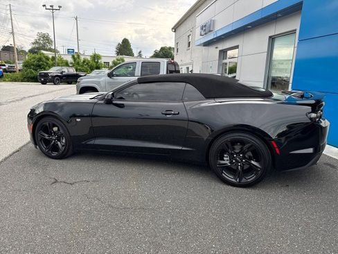 Used 2023 Chevrolet Camaro LT w/ Technology Package image 4