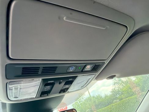 Used 2023 Honda Odyssey Elite image 20
