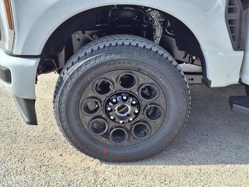 New 2026 Ford F350 Lariat w/ Black Appearance Package image 23