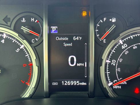 Used 2020 Toyota 4Runner TRD Off-Road image 24