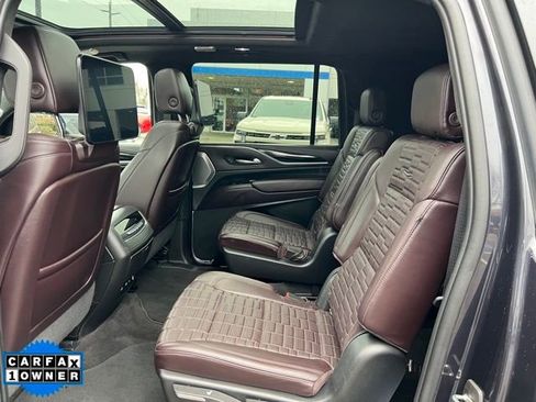 Used 2022 Cadillac Escalade ESV Premium Luxury Platinum image 13