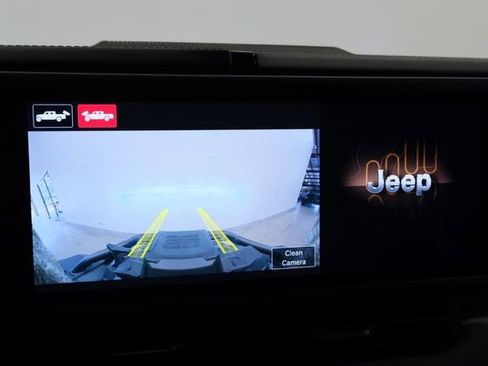 Used 2025 Jeep Gladiator Rubicon w/ Safety Group AWD/4WD image 64