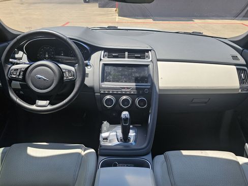Used 2018 Jaguar E-PACE SE image 37