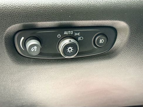 Used 2021 Chevrolet Traverse LT AWD/4WD image 10