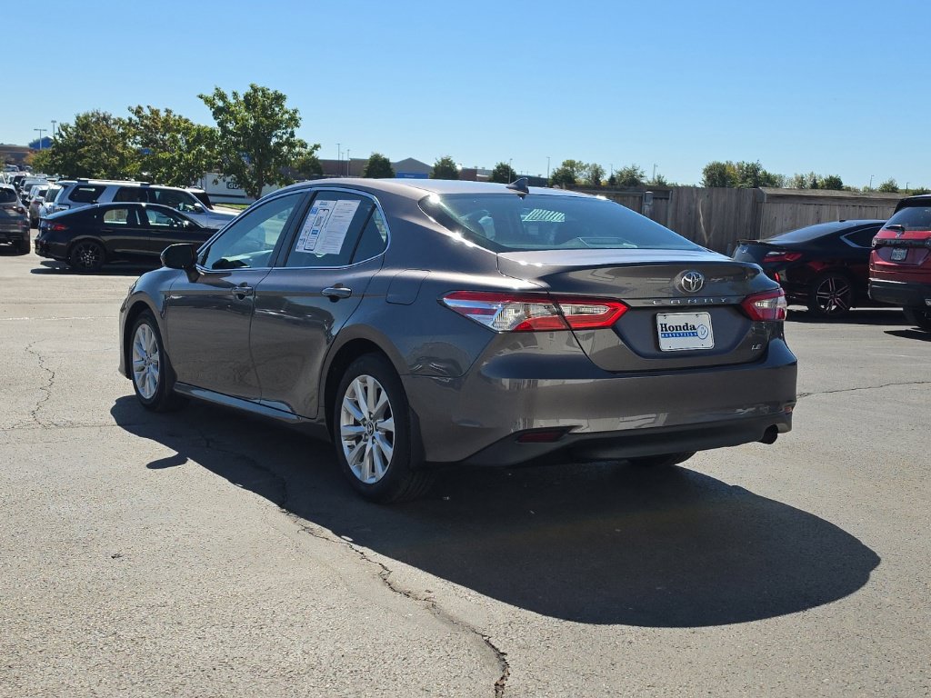 Used 2019 Toyota Camry LE FWD image 5
