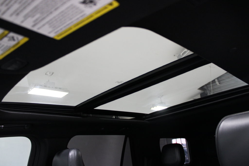 Used 2024 Lincoln Navigator Premiere AWD/4WD image 45