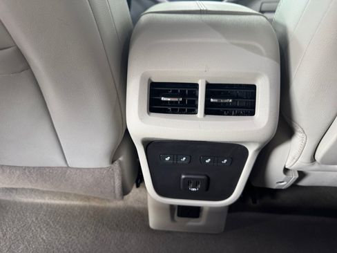 Used 2024 GMC Terrain Denali w/ Denali Premium Package AWD/4WD image 16