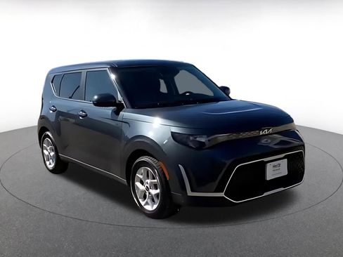 Used 2025 Kia Soul LX w/ LX Technology Package image 3