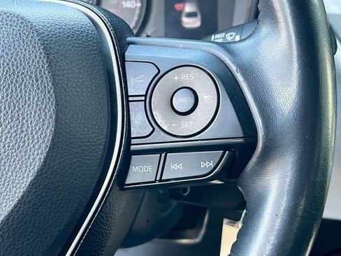 Used 2020 Toyota Corolla SE image 32