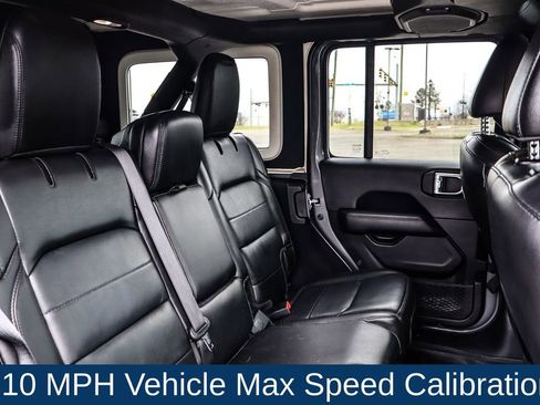 Used 2022 Jeep Wrangler Unlimited Sahara image 17