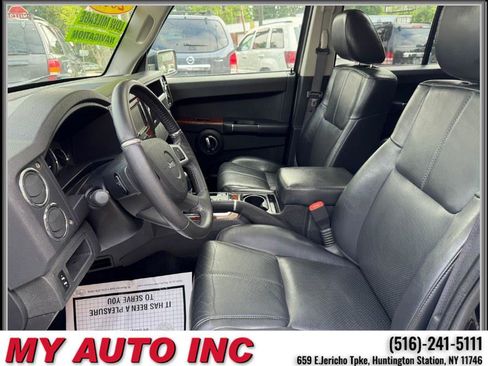 Used 2009 Jeep Commander Limited image 26