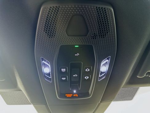 Used 2025 Porsche Macan 4 Electric AWD/4WD image 32