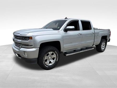 Used 2017 Chevrolet Silverado 1500 LTZ Z71 w/ LTZ Plus Package AWD/4WD image 5