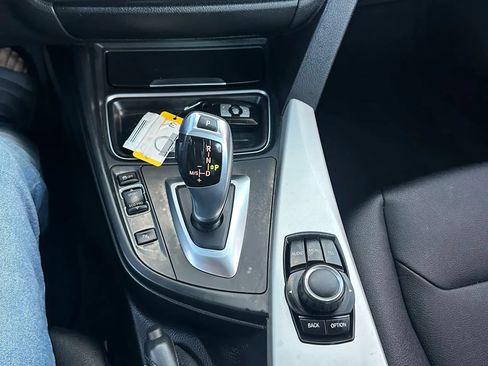 Used 2014 BMW 320i Sedan RWD image 7
