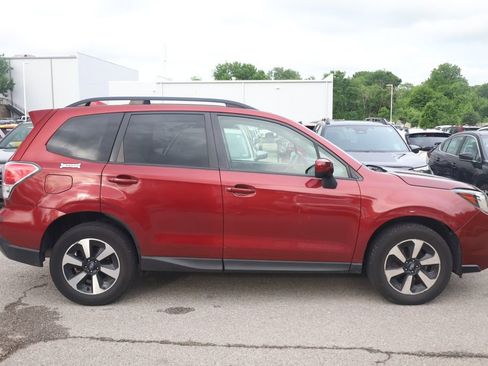 Used 2017 Subaru Forester 2.5i Premium w/ All-Weather Package AWD/4WD image 5