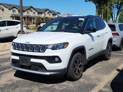 Used 2025 Jeep Compass Limited AWD/4WD image 3