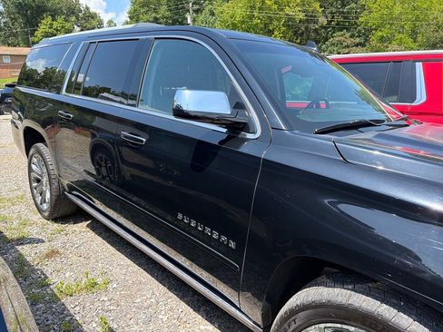 Used 2017 Chevrolet Suburban Premier AWD/4WD image 5