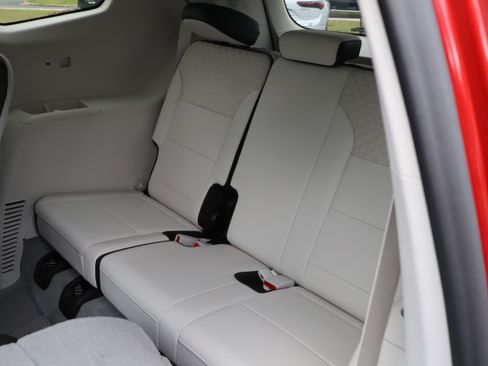 Used 2024 GMC Acadia Denali w/ Super Cruise Package image 35