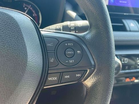 Used 2025 Toyota RAV4 XLE AWD/4WD image 25