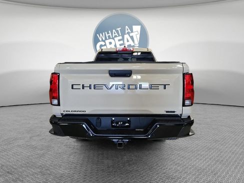 Used 2024 Chevrolet Colorado Trail Boss w/ Advanced Trailering Package AWD/4WD image 6