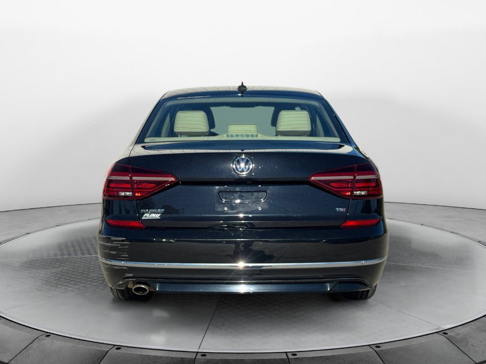 Used 2018 Volkswagen Passat 2.0T R-Line w/ R-Line Lighting Package FWD image 6