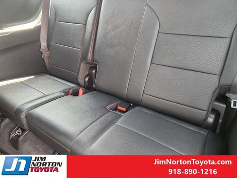 Used 2024 Chevrolet Traverse Z71 w/ Enhanced Driving Package AWD/4WD image 32