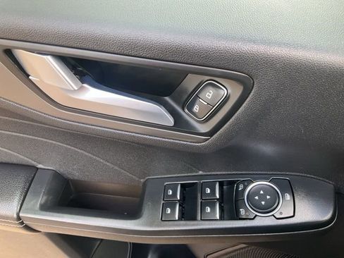 Used 2024 Ford Escape SE FWD image 6