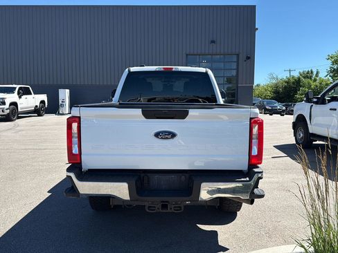 Used 2024 Ford F250 XLT AWD/4WD image 3