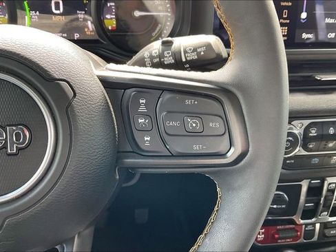 Used 2024 Jeep Wrangler Unlimited AWD/4WD image 21